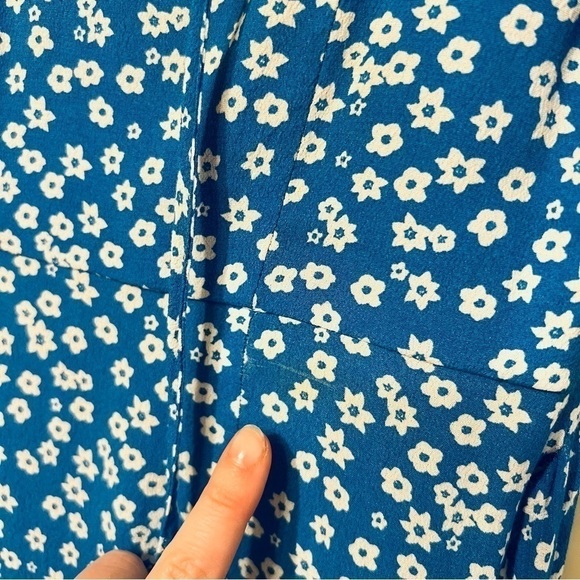 Skylar and Madison Mini Tie Waist Puff Sleeve V-Cut Dress in Blue & White, Small - Picture 9 of 9